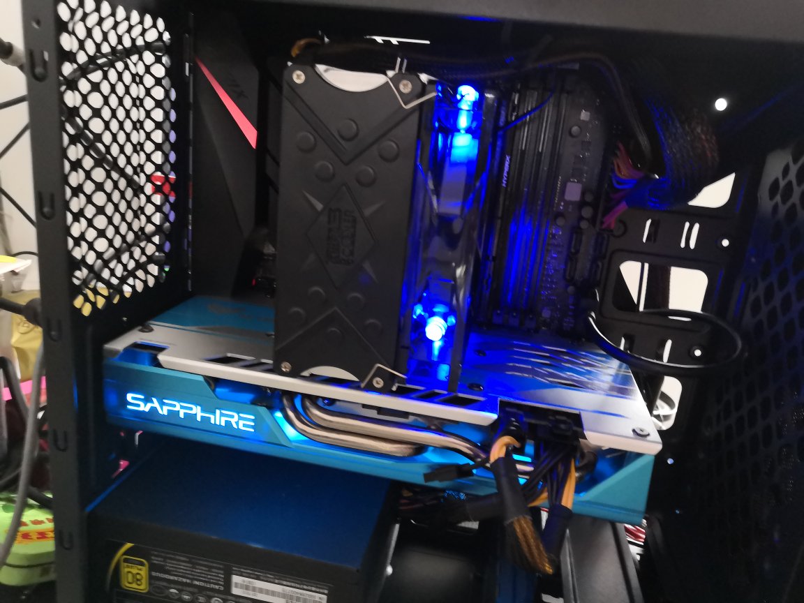 蓝宝石rx 590 gme 8g d5 超白金极光特别版点评