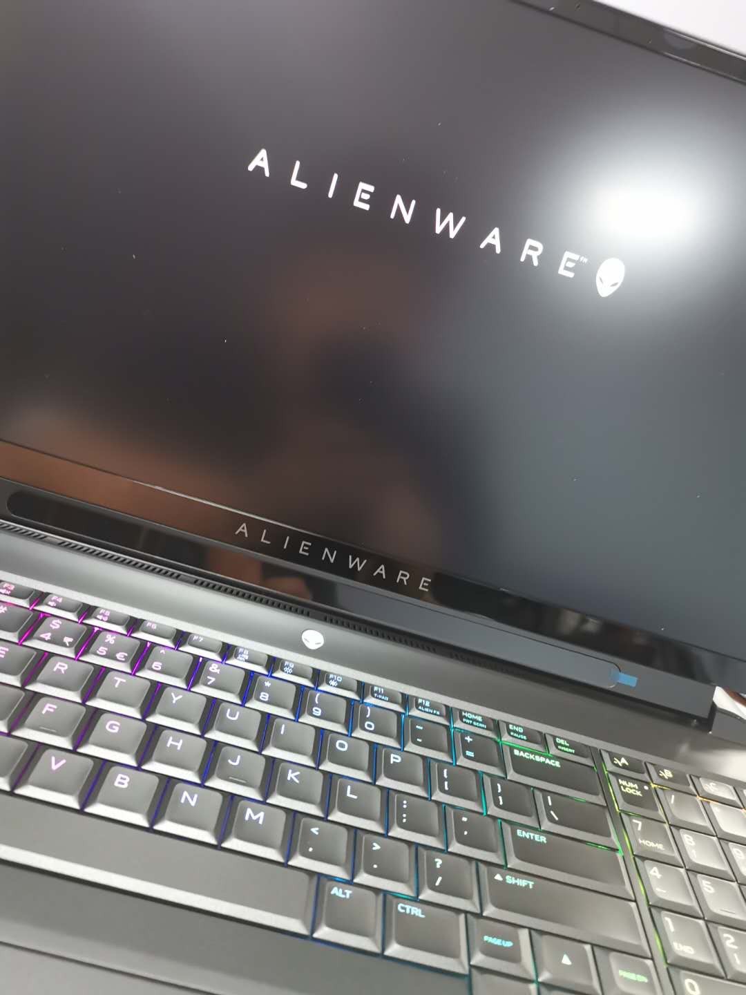 【外星人alienware area-51m alwa51m-d1969db怎么样