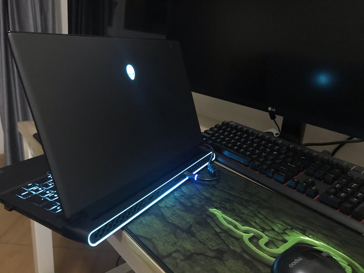 【外星人alienware m17 alw17m-d4758w怎么样】外星人alienware m17