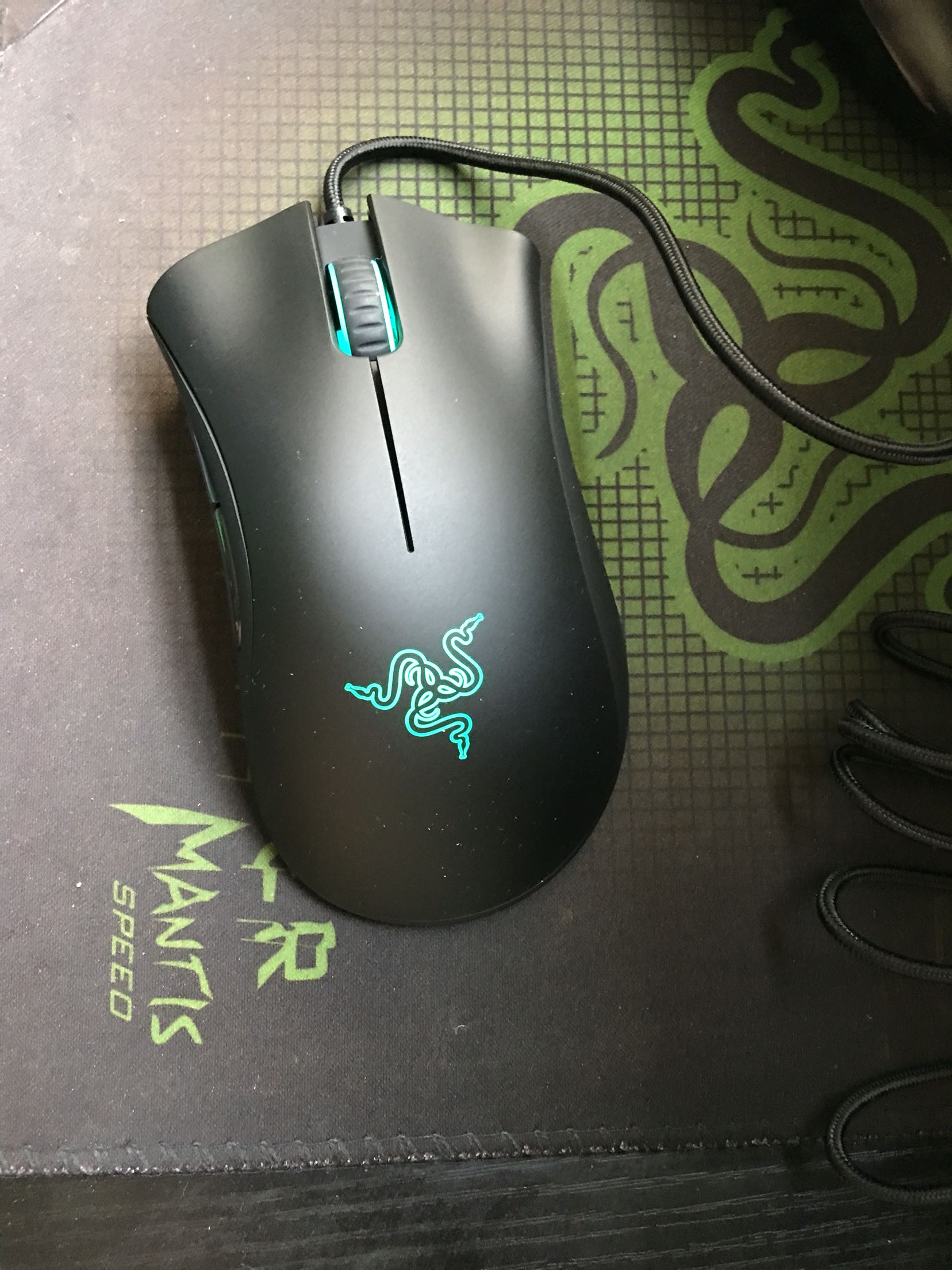 razer 炼狱蝰蛇幻彩版鼠标点评