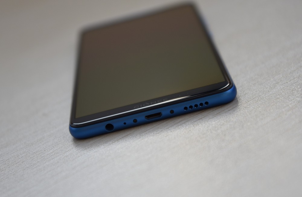 金立M7:兼具颜值与安全的全面屏商务手机