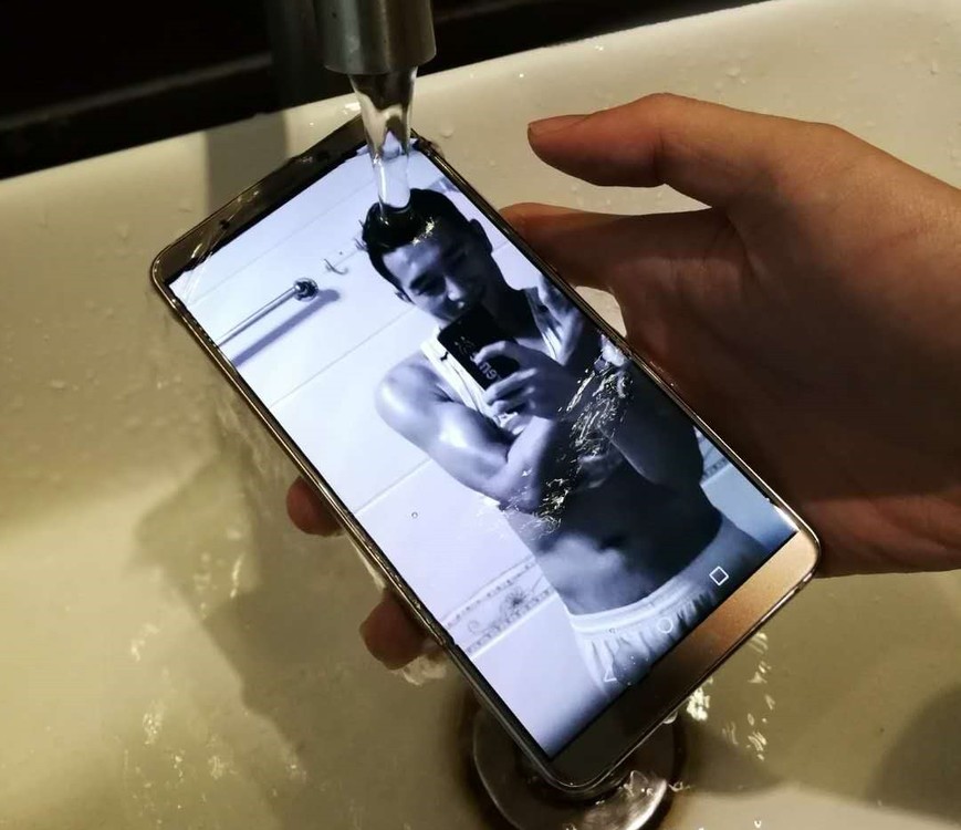 第一次测评就碰上了华为旗舰Mate 10 Pro-ZOL