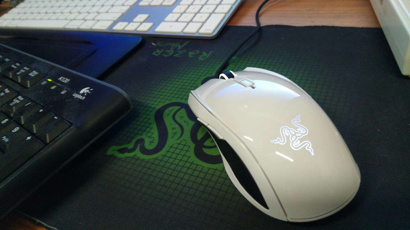 razer 太攀皇蛇白色版鼠标点评