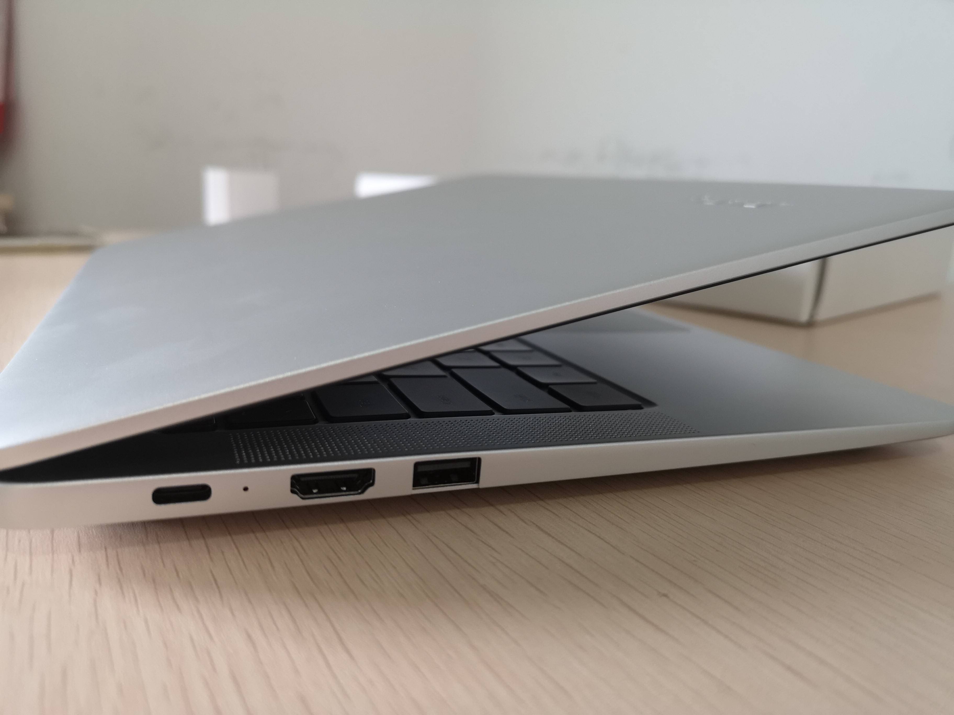 购买信息 价格:5699元 时间:2018-11 地点:江苏 淮安 华为荣耀magic