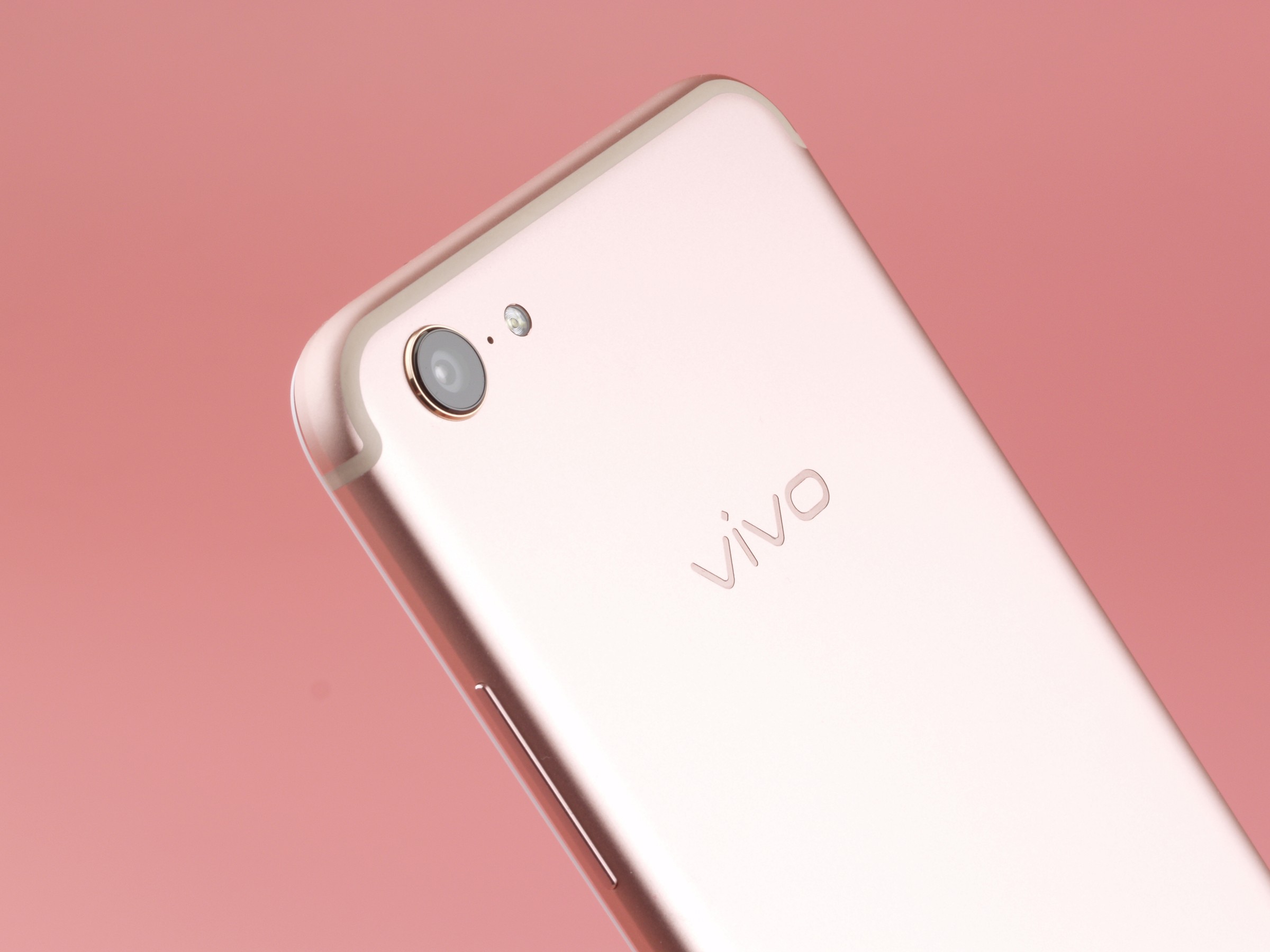 买手机之前一直在纠结一加五,vivo x9splus,这两款手机,喜欢一加五的