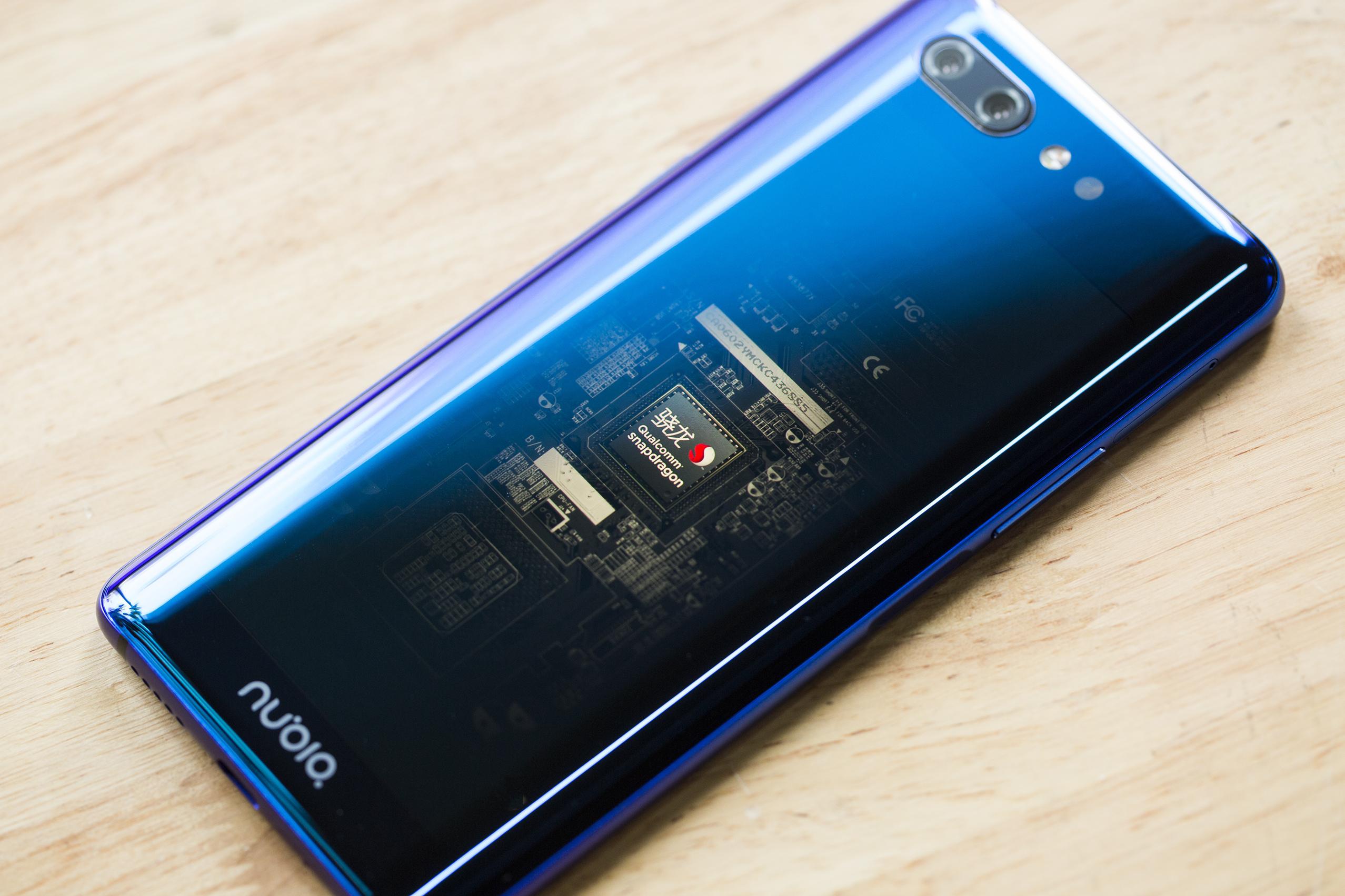 努比亚x(8gb ram/黑金版/全网通)点评