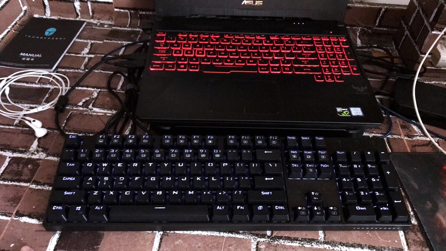 雷神k30机械键盘点评