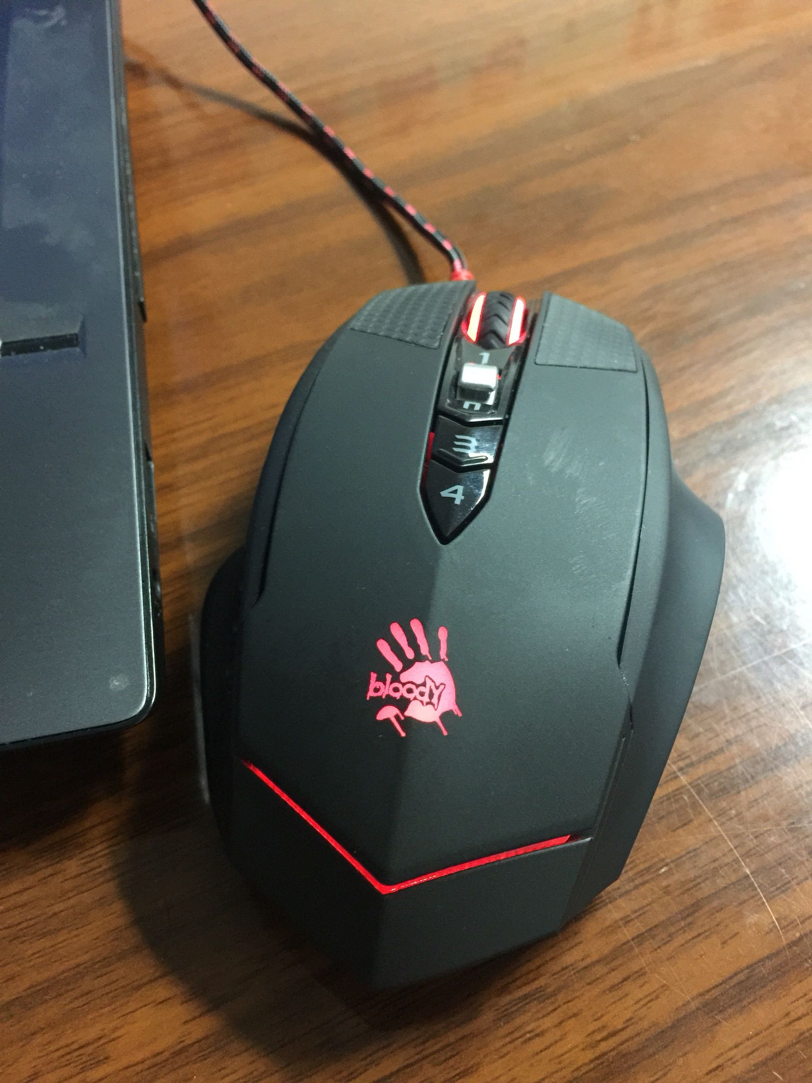 血手幽灵t70终结者光微动游戏鼠标点评