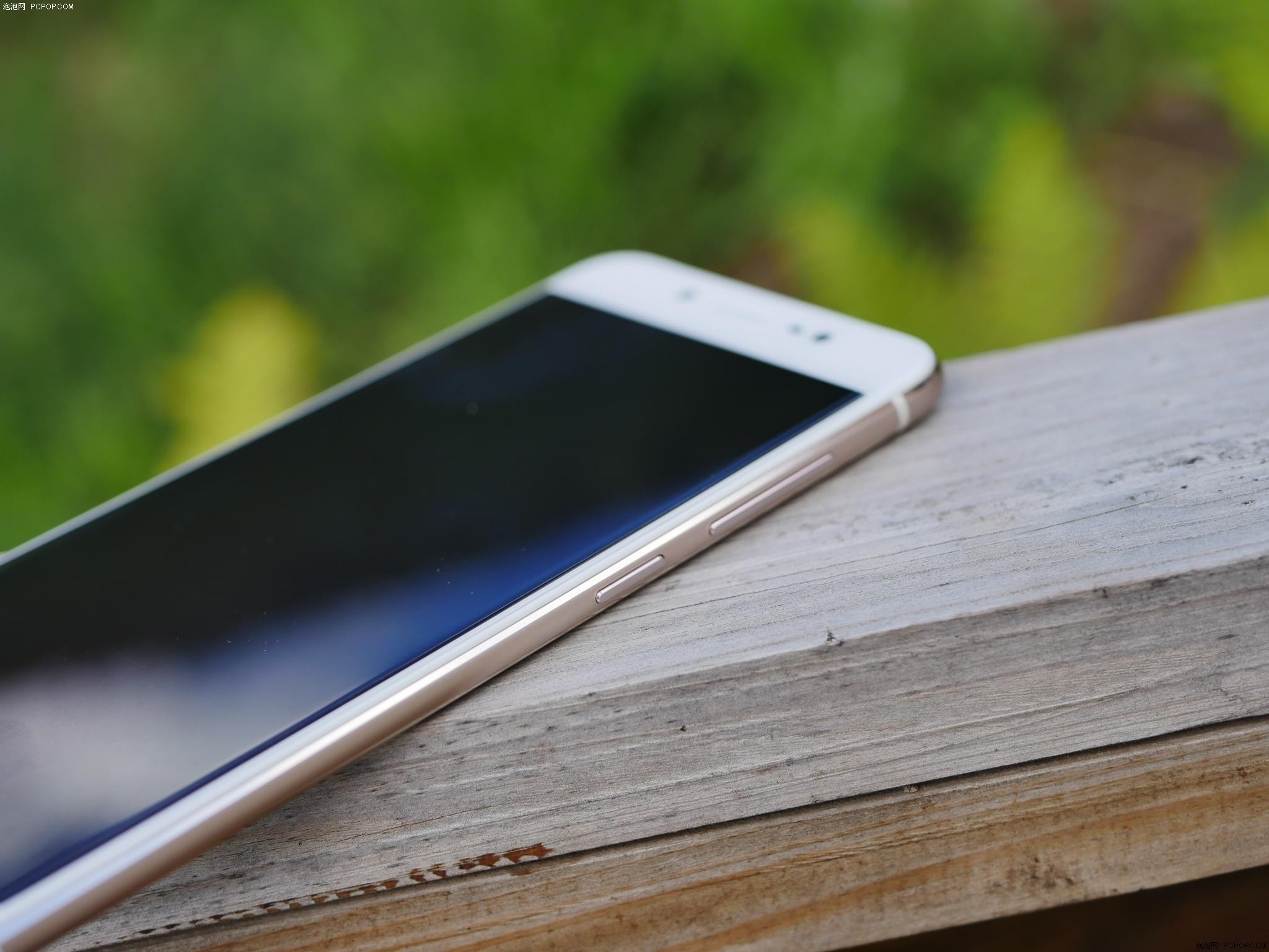 手机 vivo手机 vivo y75系列 点评 我本来用x9的,对比了下,发现几个优