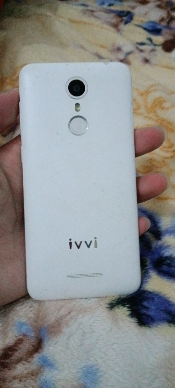 ivvi小骨手机开不了机了多少钱能修好呢求答案