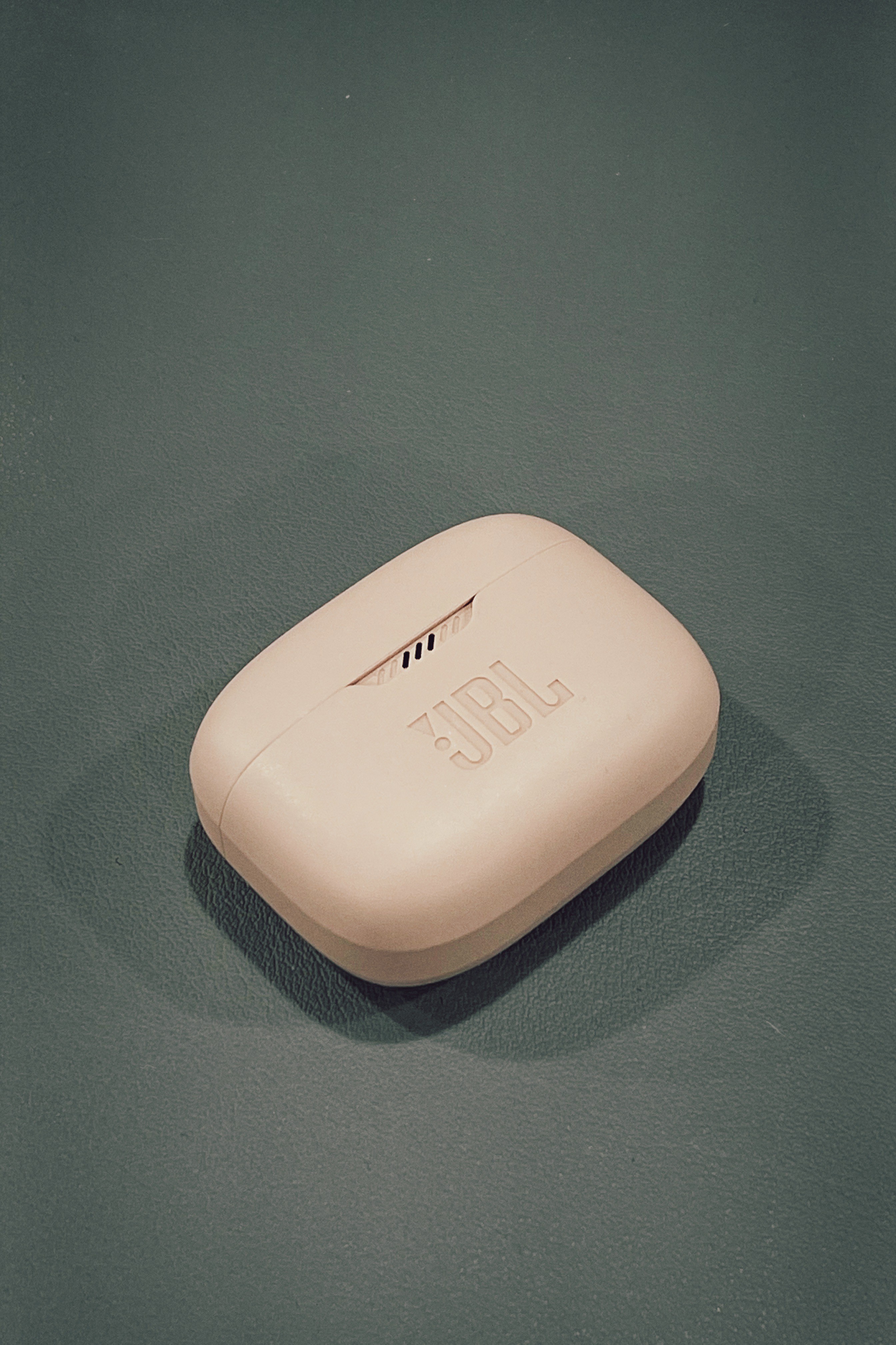 һۿJBL TUNE 130NCͱˣԲɰʮ
