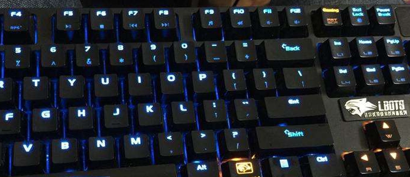 终结者机械键盘 ChMkJlrO_fGIUcyQAAbIxdnVqg4AAnmIwHyPjYABsjd328.jpg