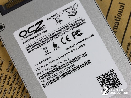 OCZ Vector 128GB（VTR1-25SAT3-128G） 标签特写 