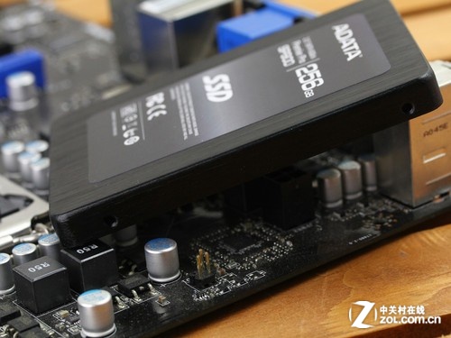 ̬Ӳ SP900256GB 