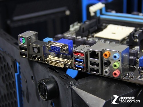 华硕F2A85-M I/O接口图