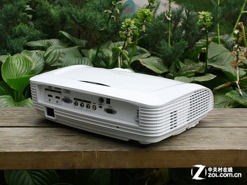 投影机奥图码 HD33背面