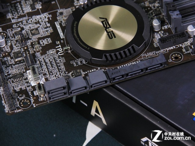 �׷�ֱ��100Ԫ ��˶Z97-A���復��899Ԫ 