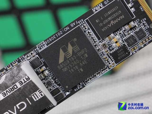 սM.2 256GB SSD 