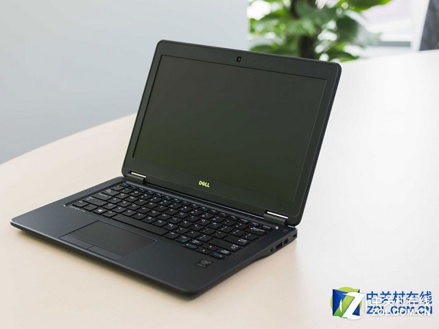  Latitude 12 7000Ʒ10100Ԫ 