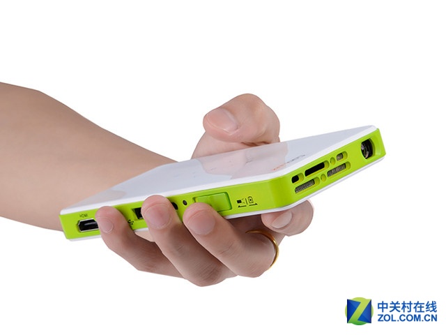 故宫暂停开放 我们用微投看全球美景