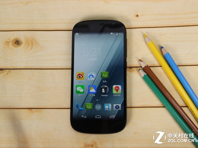 ˹з YotaPhone 2ע 