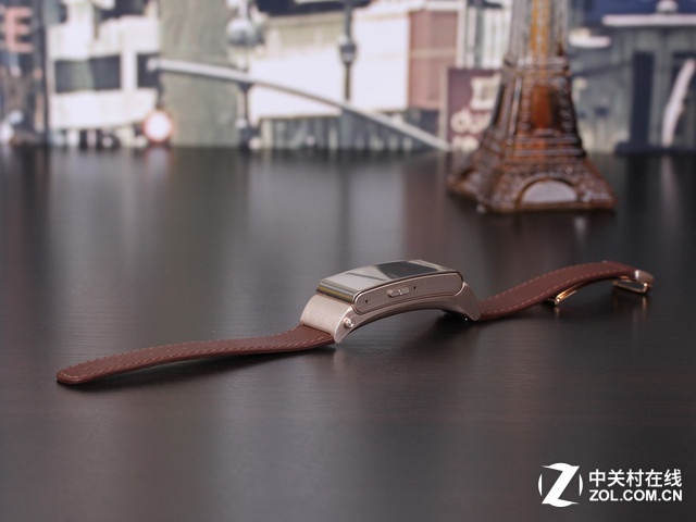 ֻҲǶ ΪTalkBand B2 