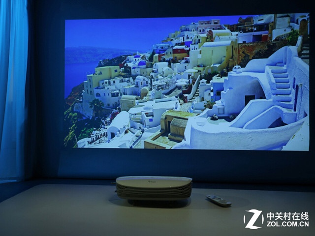 故宫暂停开放 我们用微投看全球美景