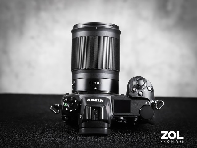 Ȧʺ ῵Z 85mm f/1.8ͷ 