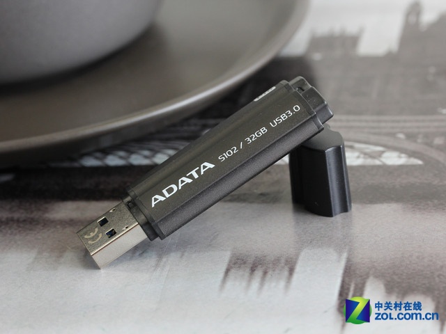 U S102 USB3.0 Pro32GB 