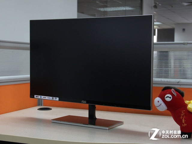 而绝大多数之所以能知道这个全新的显示器参数概念,还是要得益于苹果