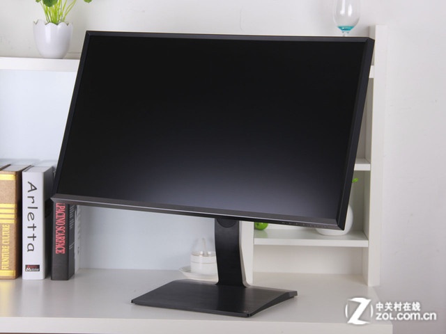 三星 U32D970黑色 外观图