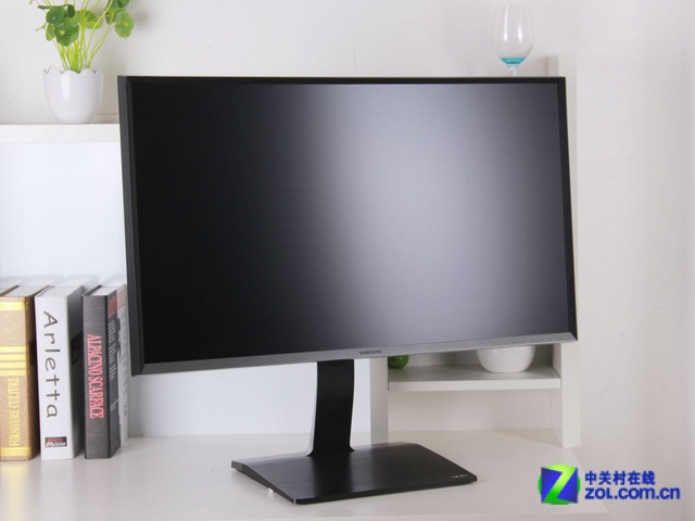 三星 U32D970黑色 外观图