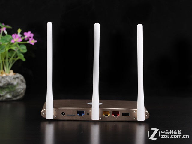 极路由 3 HC5861 外观图