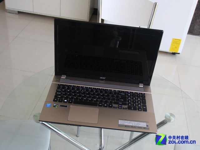 Acer V3-772金色 外观图