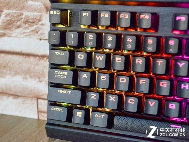 ̺ K70 RGB MK.21399 