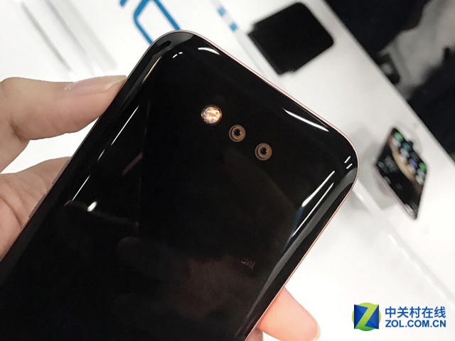 未来手机不过4K? 荣耀Magic报价3699元