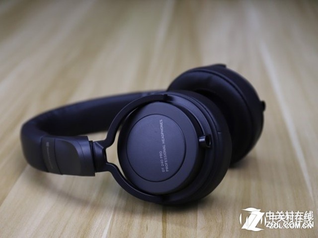 ƶ DT240 PRO 