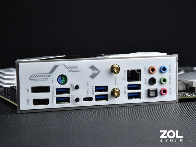 uiCraft Z590 WiFi 